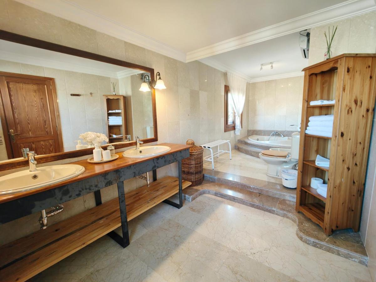 Montaura Villa Mancor del Valle Bagian luar foto