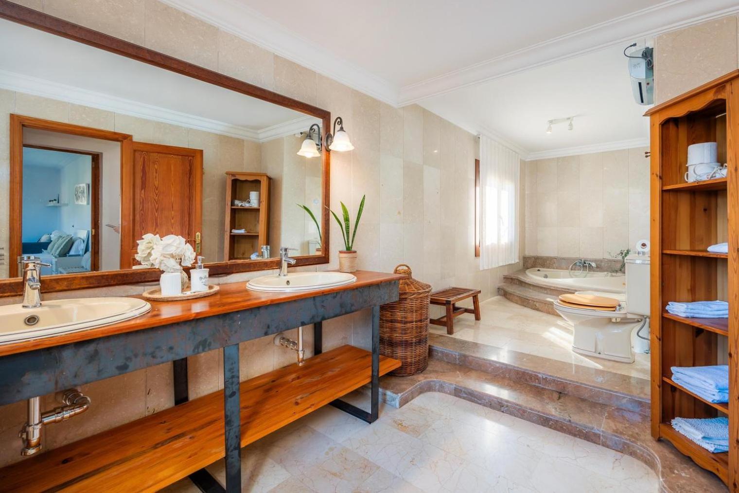 Montaura Villa Mancor del Valle Bagian luar foto